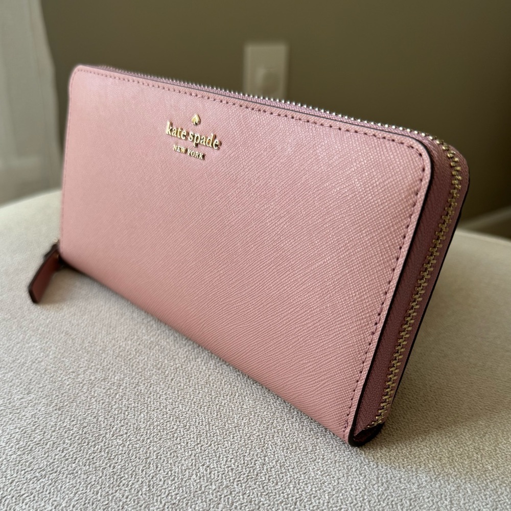 ♠️ Kate Spade Zip-around Wallet